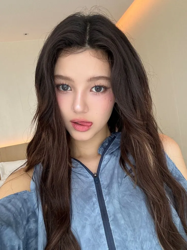 NewJeans Members: Kpop Girl Group Rising Stars