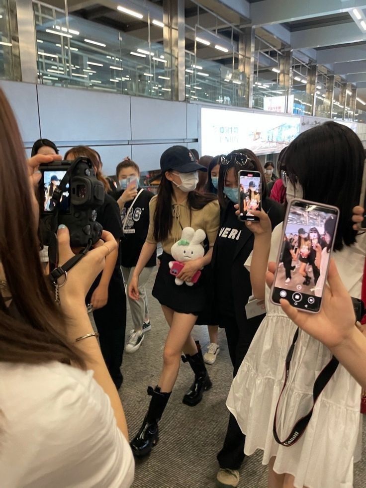 Why Kpop Fans So Obsessive? Unveiling the Passion Behind the Phenomenon 2 Why Are Kpop Fans So Obsessive