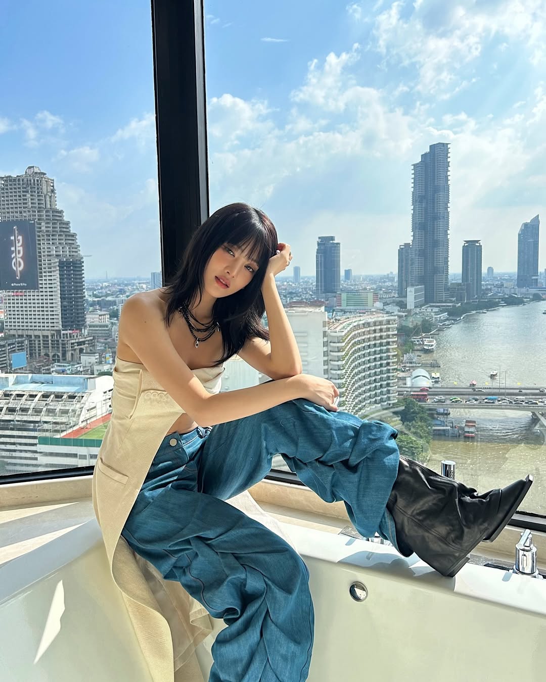 ขอให้เดือนนี้เป็นเดือนที่ดีของทุกคนนะคะ -)