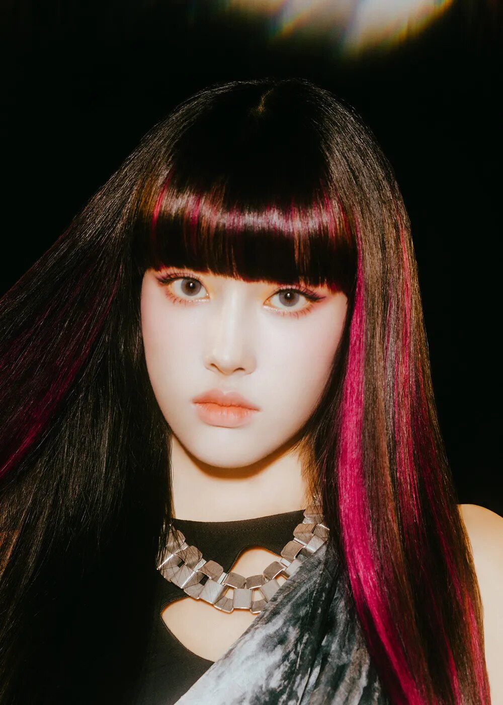 Yoon performing without bangs