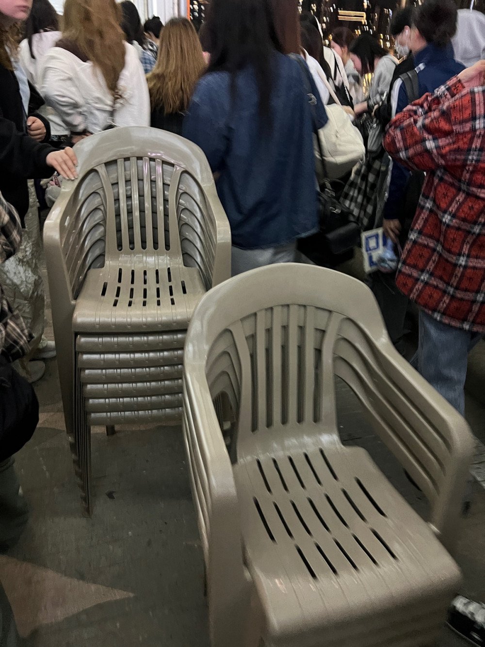 Seventeen fans cleaning up