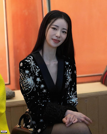 Catch a Unique Look at Lee Do Hyun and Lim Ji Yeon's Relationship