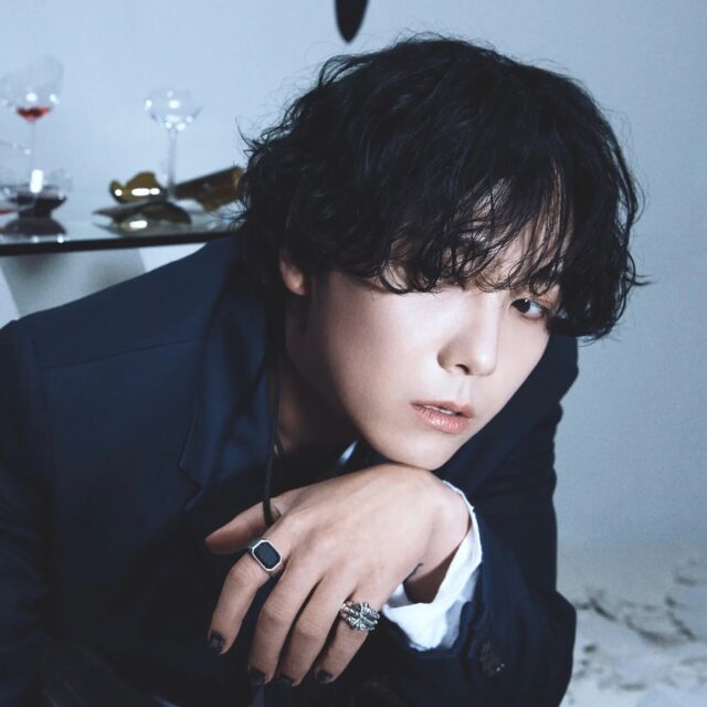 Lee-Hongki-fullBodyPicture(7)