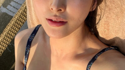 Barefaced Idol Is A Total Summer Babe In A Cleavage-Revealing Bikini