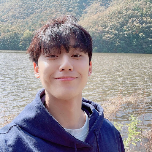 Catch a Unique Look at Lee Do Hyun and Lim Ji Yeon's Relationship