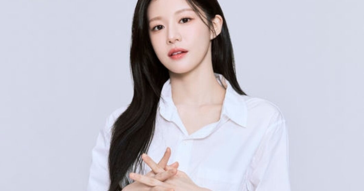 Go Youn Jung Reveals How Her Government-Worker Younger Brother Protects Her