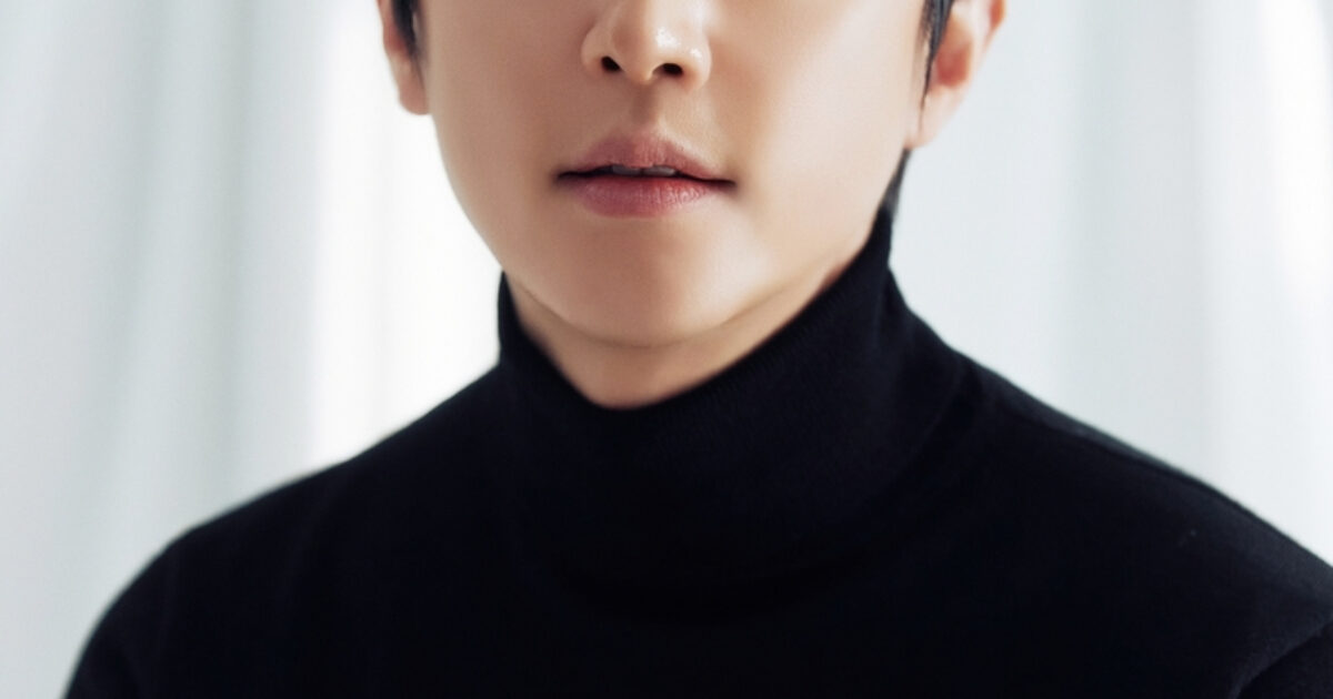 Handsome 42-Year-Old Actor Makes Surprise Wedding Announcement