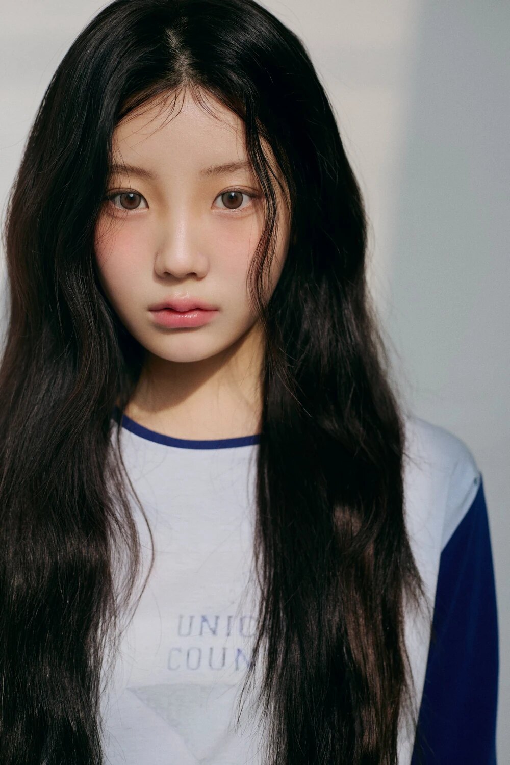 ILLIT_Wonhee_Almond_Chocolate_concept_photo_1