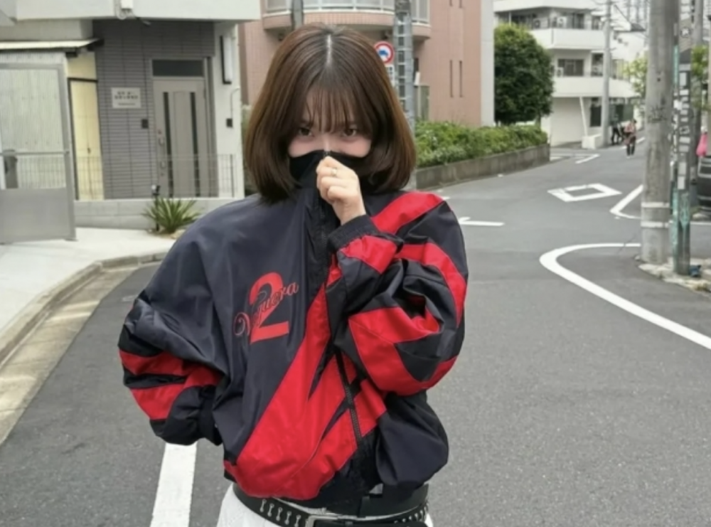 aespa's Karina deleted Instagram post amid political controversy over red jersey and number '2'