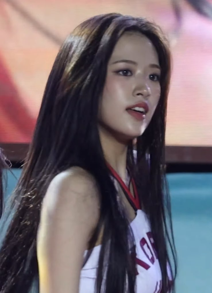 Netizens Agree That IVEs An Yu Jin Is Becoming More