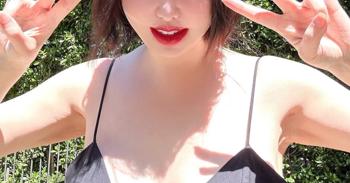 2NE1's Park Bom Shocks With Transformed Look In New LA Photos