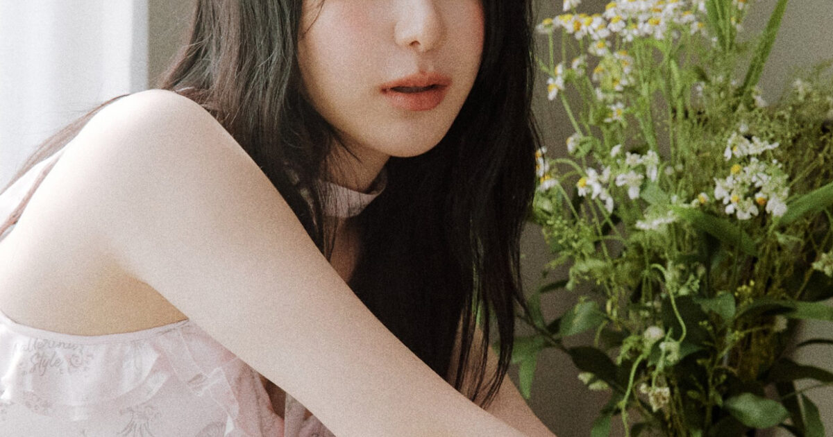 Popular Female Idol’s Visuals Trigger Heavily Divided Reactions