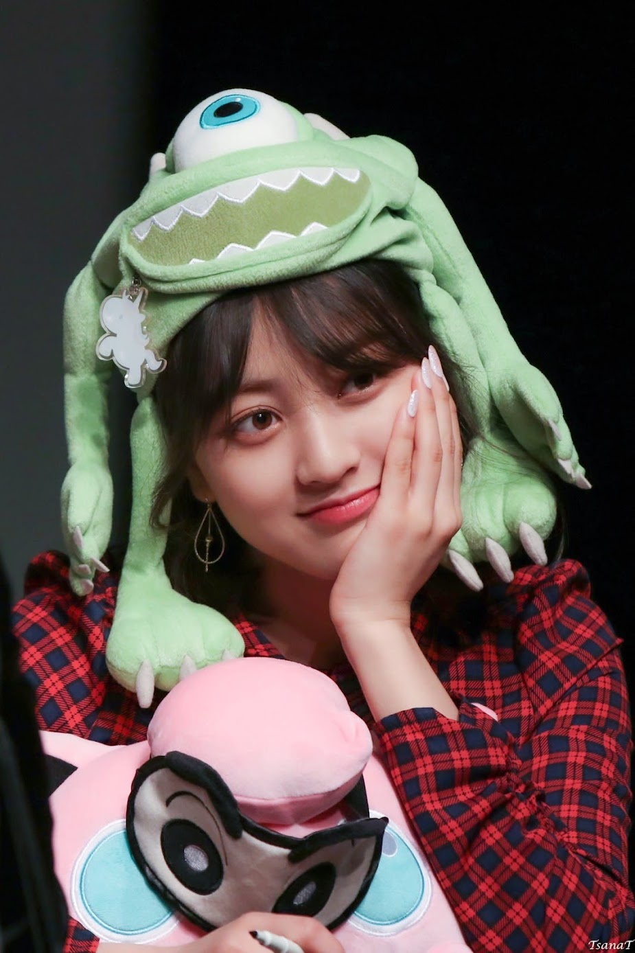TWICE's Jihyo's Surprising Shower Revelation Amazed Her Group Members