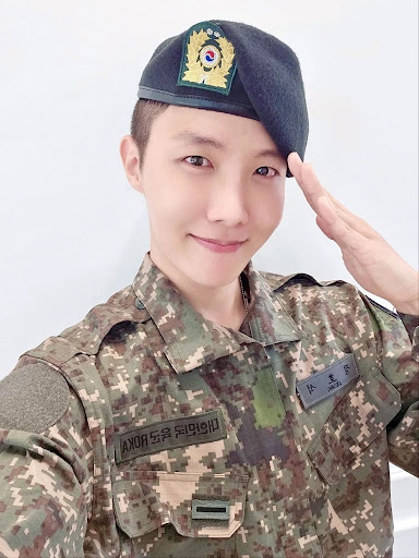 The Sole 4th Generation Boy Group Member Who Finished Military Service Before Debut