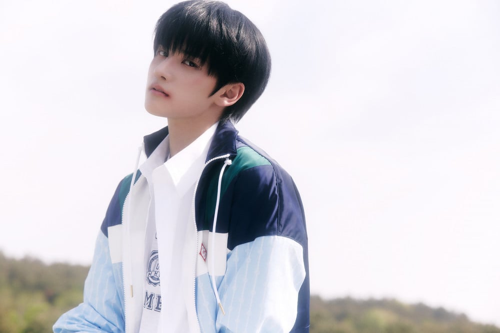 NOWZ Depicts Brooding Summer Vibes in Teaser Images for 'Fly to the Youth' Featuring Yuqi of (G)I-DLE 3 NOWZ Depicts Brooding Summer Vibes in Teaser Images for 'Fly to the Youth' Featuring Yuqi of (G)I-DLE