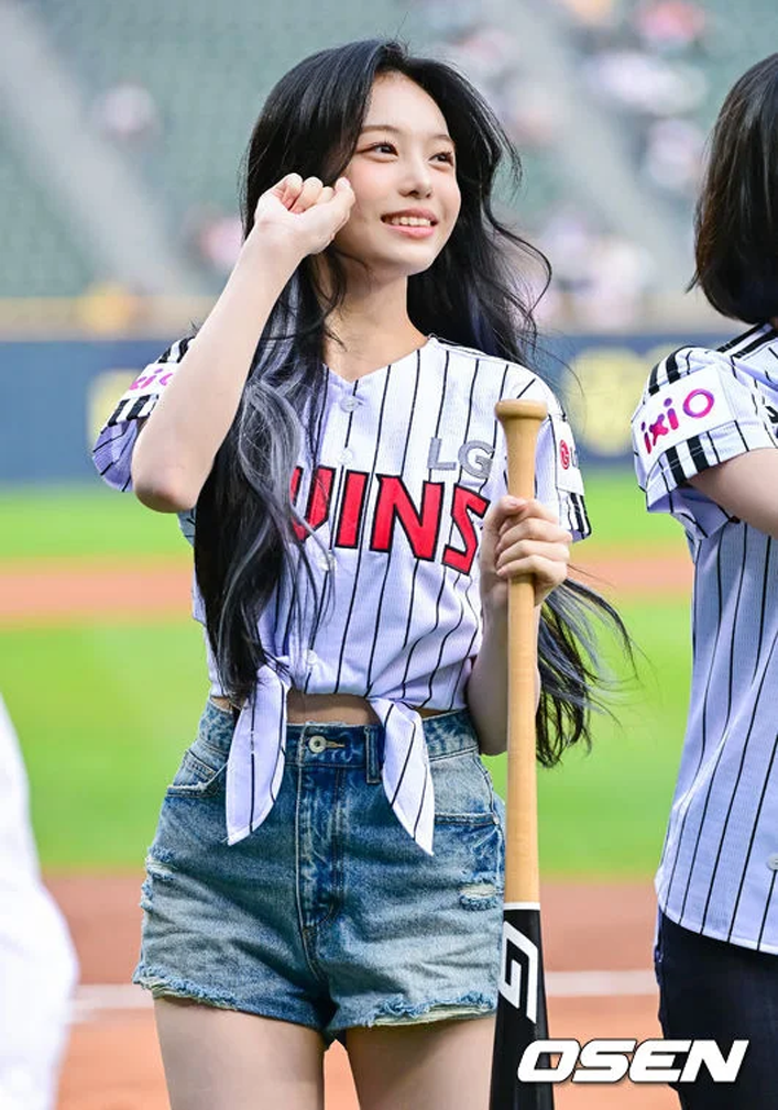 Ian from Hearts2Hearts Goes Viral for Adorable Appearance at Baseball Game 3 Image 2