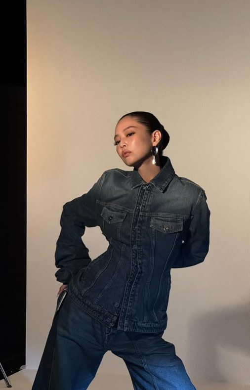 Jennie of BLACKPINK Captivates Fans with Her Flawless 'S-Line' Figure in Recent Images 7 Jennie of BLACKPINK Captivates Fans with Her Flawless 'S-Line' Figure in Recent Images