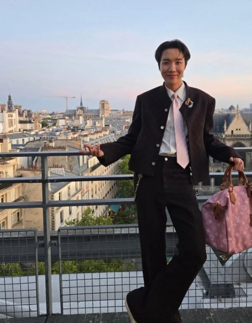 J-Hope of BTS Has Heartwarming Encounter with Gong Yoo in Paris 4 j-hope in Paris 4