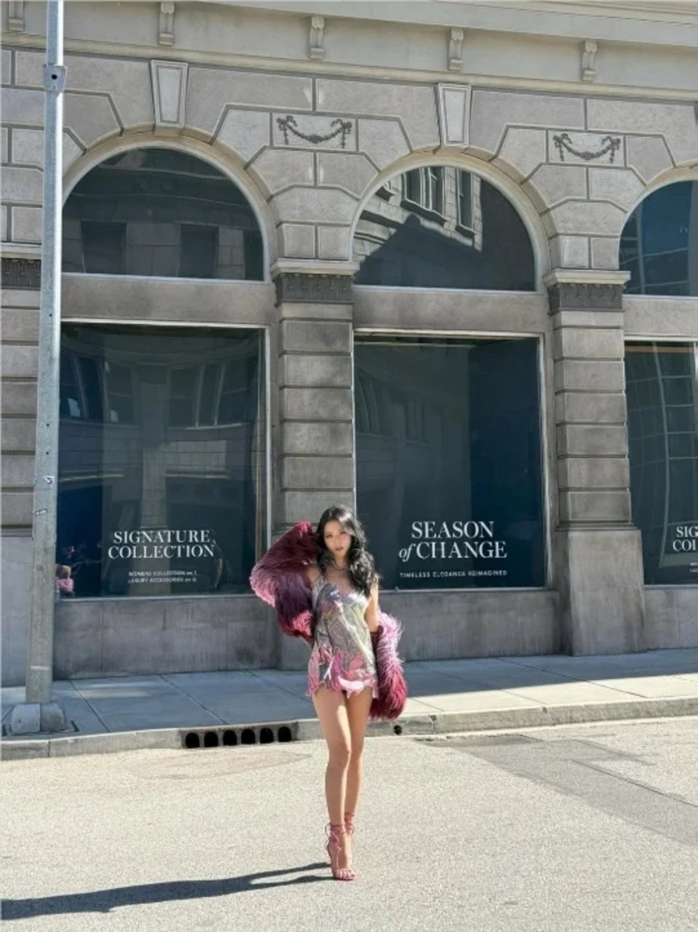 Jisoo Dazzles in a Flowing Purple Faux Fur Coat Before BLACKPINK’s Comeback Concert