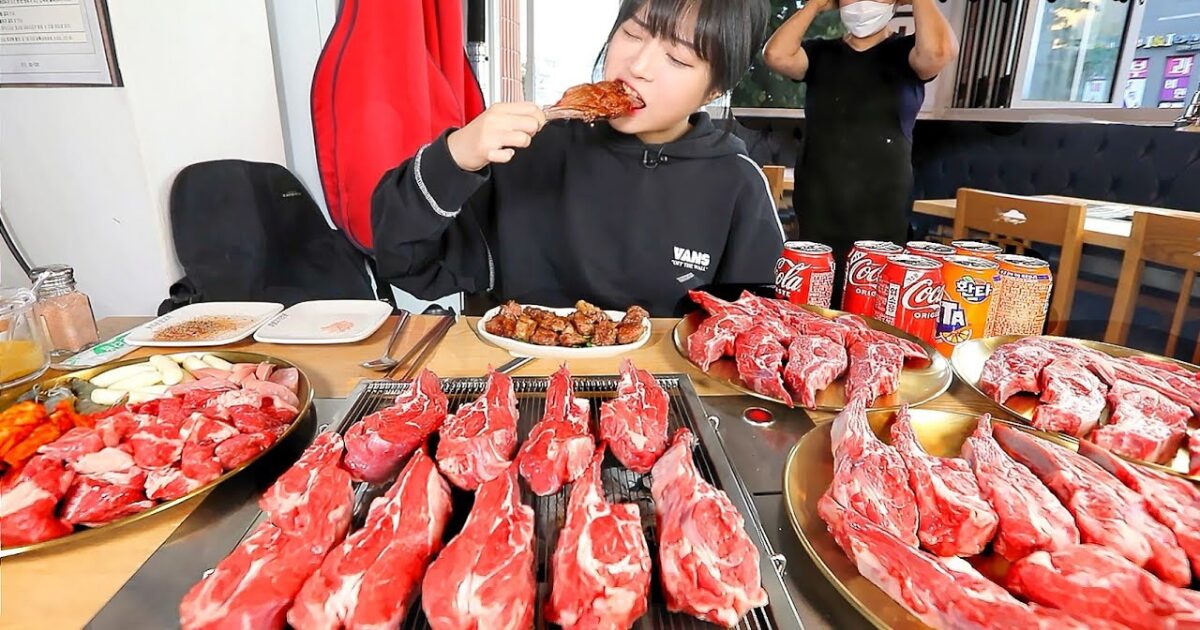 Professional Explains How Tzuyang's Stomach Is Like A Bottomless Pit That's Unable To Gain Weight