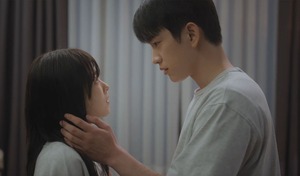 Lost and Uncertain, Park Bo-young Finds Comfort in Park Jin-young’s Words 'Our Unwritten Seoul'