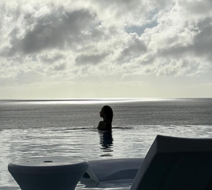 Giselle of Aespa Charms With Effortless Style and Striking Visuals 2 Giselle's playful vibe