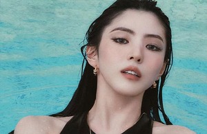 Han So-hee Stuns in Mesmerizing Underwater Pictorial