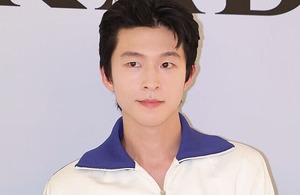 Hong Kyung Radiates Clean-Cut Charm