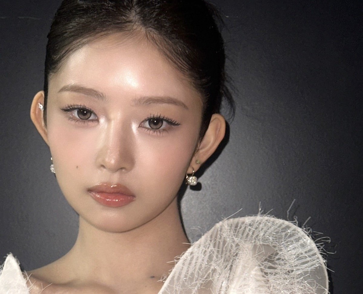 IVE’s Rei stuns fans with elegant transformation after dropping bangs