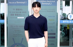 Park Jin-young’s Effortlessly Neat Summer Airport Look Turns Heads