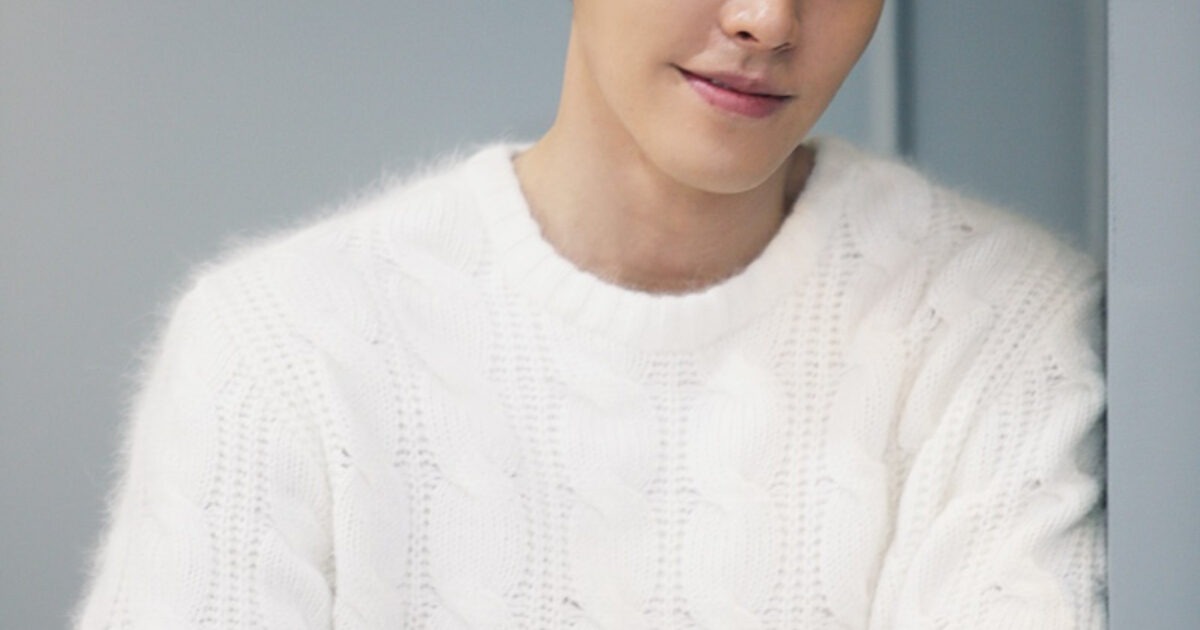 Famous Actor Takes Over Kim Soo Hyun’s Position As New Model For Franchise Brand