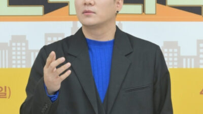 Famous Singer Clears Up Discord Rumors With Female Artist