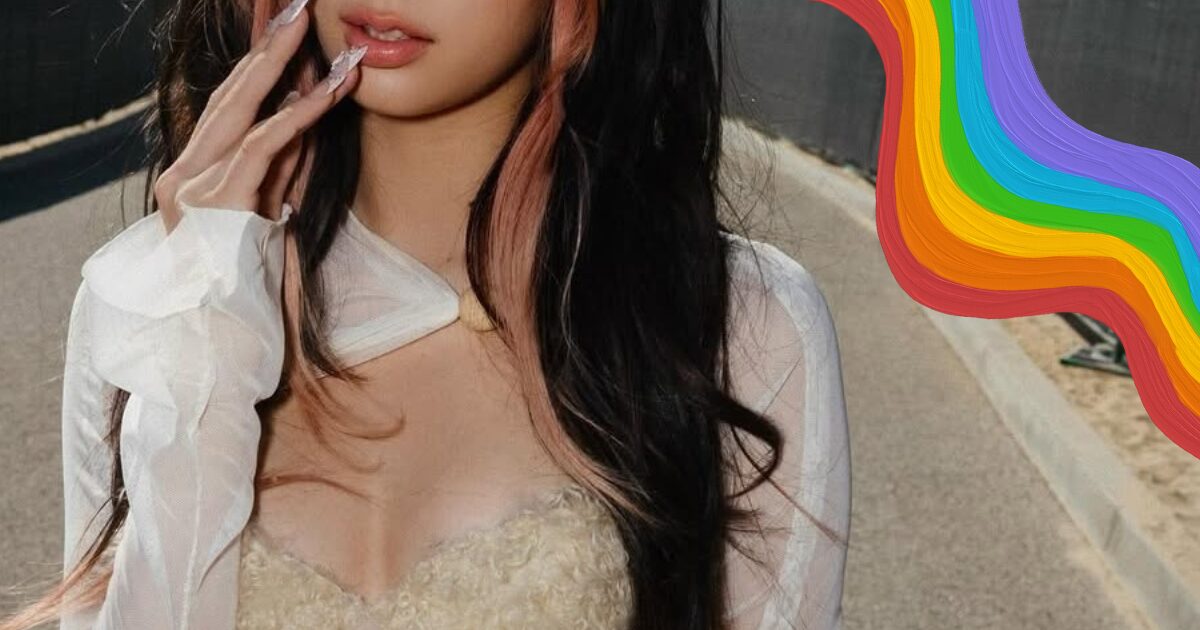 Popular Female Idol Comes Out As Bisexual During Live — Sparking Major Support