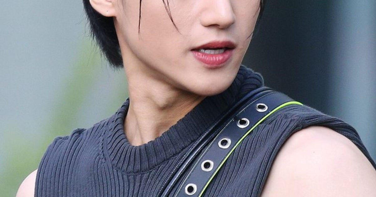 Popular Fourth-Gen Idol Goes Viral For His Dilemma On Expressing His Beliefs