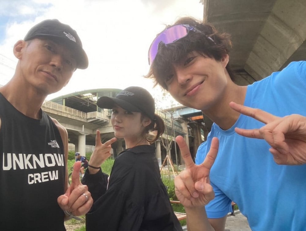 Danielle from NewJeans Teams Up with Park Bo Gum and Sean for Morning Run 2 Running Trio