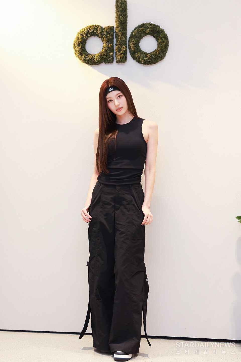 BTS's Jin, BLACKPINK's Jisoo, TWICE's Sana, and Aespa's Ningning Present at Alo's Inaugural Asia Flagship Opening Event 6 Alo Celebrations