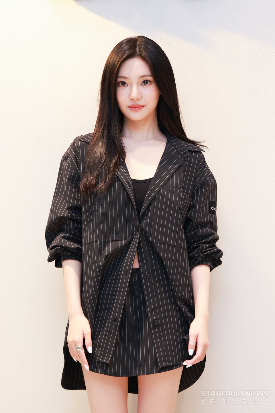 BTS's Jin, BLACKPINK's Jisoo, TWICE's Sana, and Aespa's Ningning Present at Alo's Inaugural Asia Flagship Opening Event 8 Another Shot