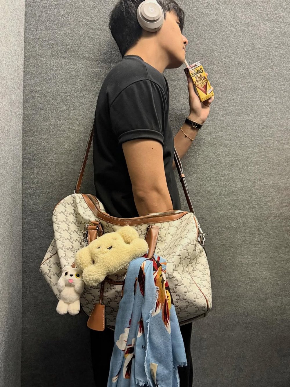 BTS's V (Kim Taehyung) Enchants Fans With Photo Collection From Recent Japan Trip 3 Snap 2