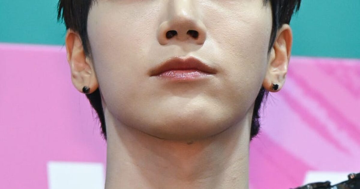 "Real Life" Photos Of SM Entertainment Idols Trigger Mixed Reactions