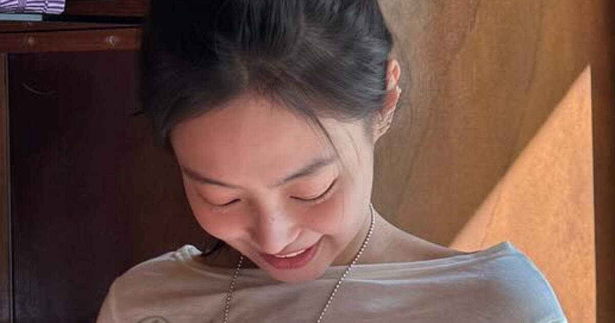 BLACKPINK Jennie's Shirt In New Paris Update Goes Viral For Its Unique Message