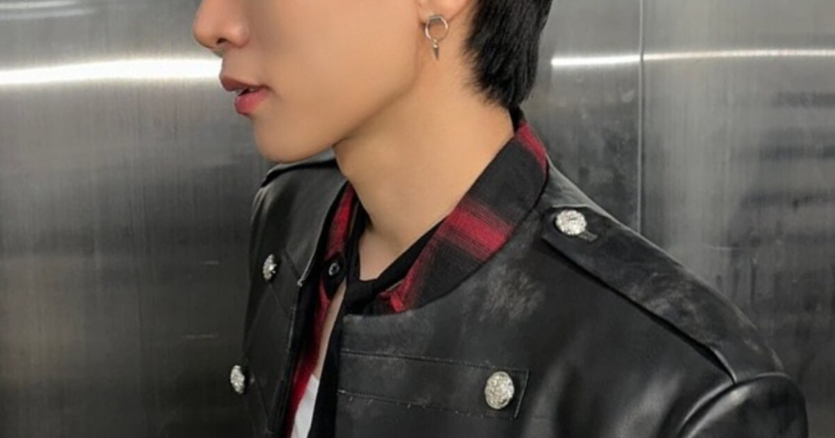 Male Idol Goes Viral For His Belated KPop Demon Hunters "Golden" Cover