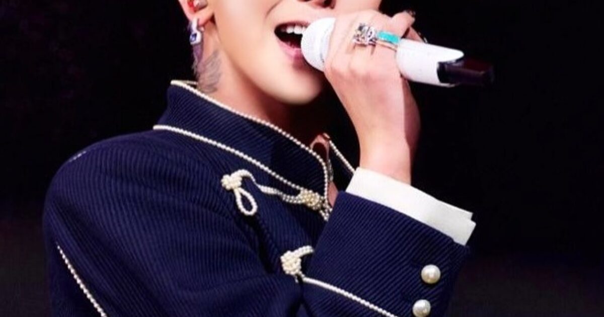 Beloved Idol Pays For Thousands Of Fans' Drinks For His Birthday