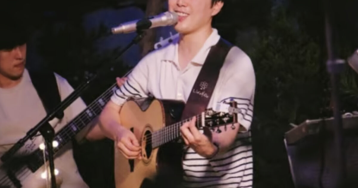 Famous Singer Goes Viral For Holding Concert At The Most Outrageous Time