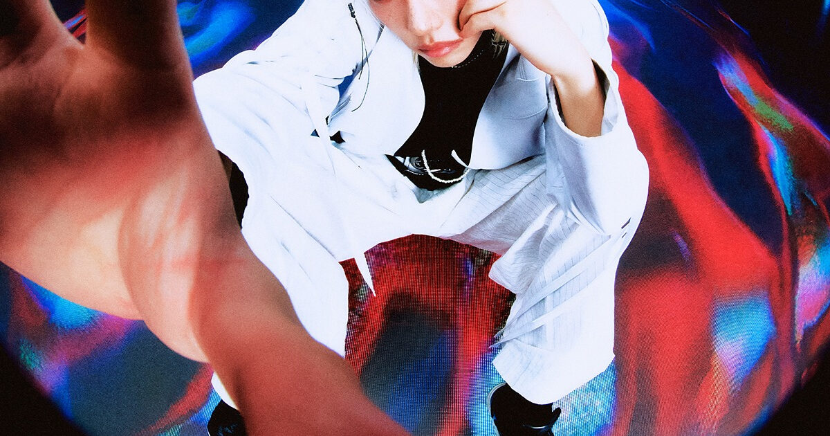 Popular Male Idol’s Teaser Images Triggers Intense Divided Reactions