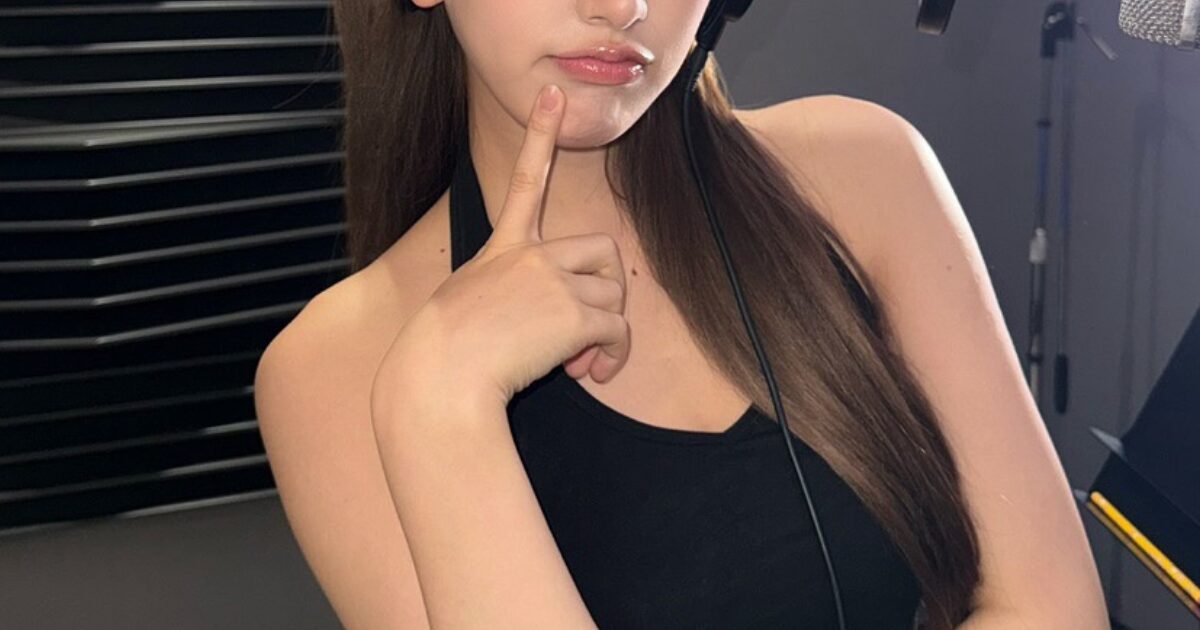 The Female Idol Who Had The Honor Of Being Esquire Korea's First Ever Female Cover Model