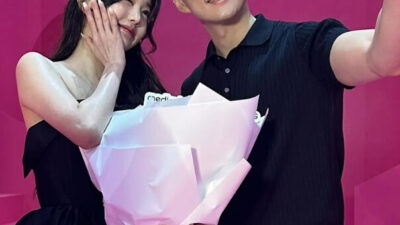 Kim and Jang Wonyoung