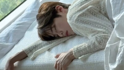 ZEROBASEONE’s Sung Hanbin Falls “Asleep” On The Job