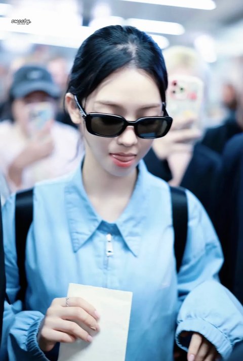 Karina hair close-up 3