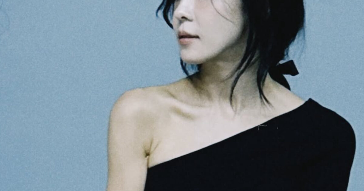 47-Year-Old Actress Goes Viral For Unbelievably Perfect Body