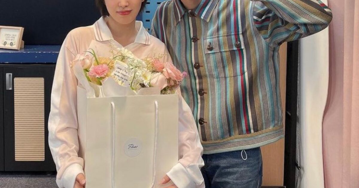 Fans Find Multiple "Evidences" Of A Top Boy Group Member Crushing On A Female Idol For Years